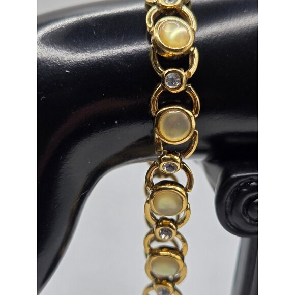 Vintage Uranium Glass Bracelet Glows under UV Gold Tone Link Design - Picture 2 of 6